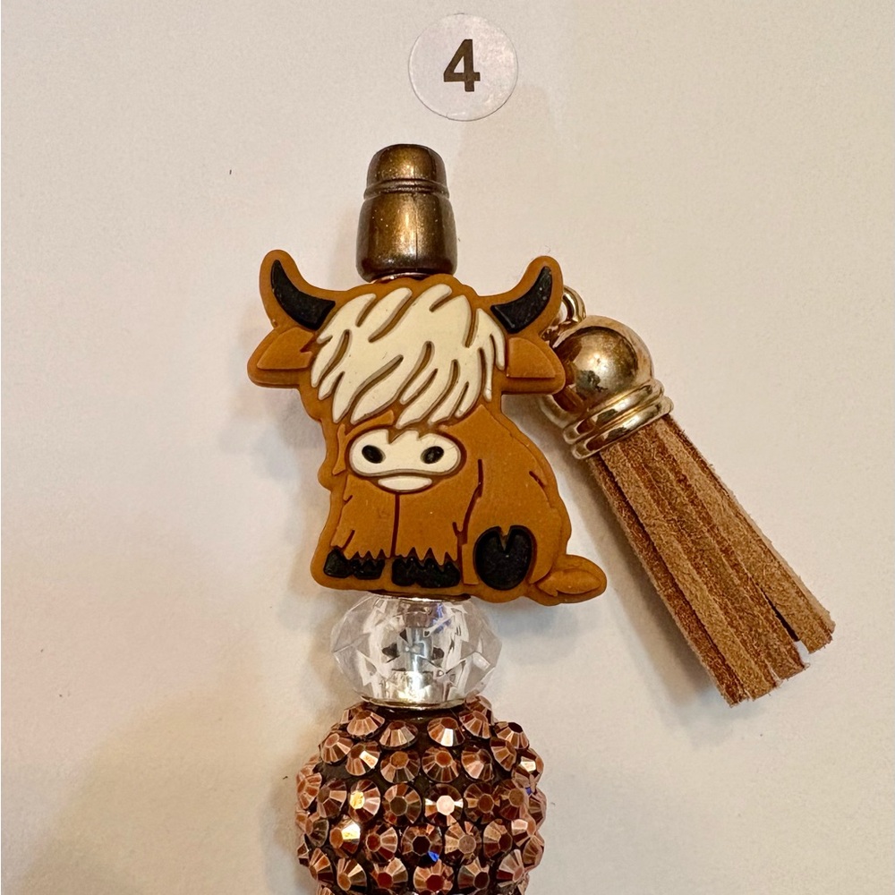 Decorative Highland Cattle Cow Bull-Themed Pens with Tassels